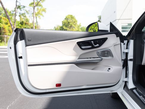 Used 2025 Mercedes-Benz CLE 450 4MATIC Cabriolet image 30