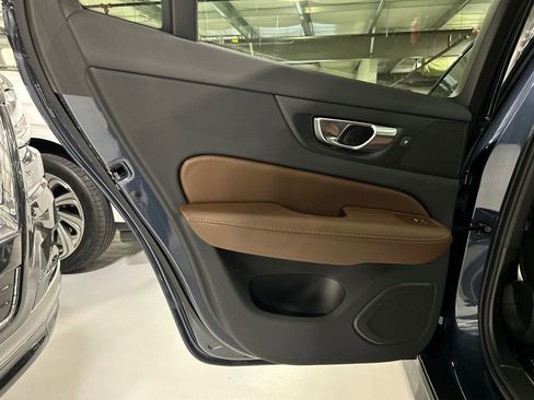 Certified 2025 Volvo V60 B5 Cross Country Plus AWD/4WD image 22