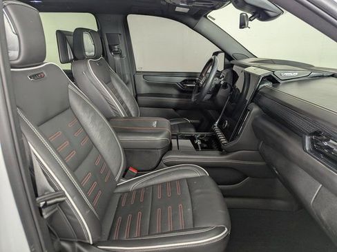 Used 2025 GMC Yukon XL AT4 Ultimate image 23