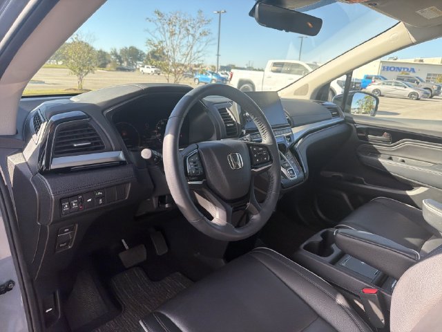 Used 2025 Honda Odyssey Touring image 11