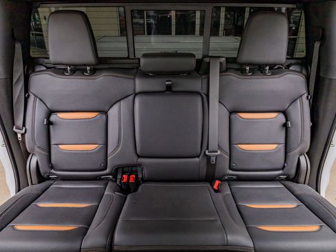 Used 2023 GMC Sierra 1500 AT4 w/ Technology Package image 35