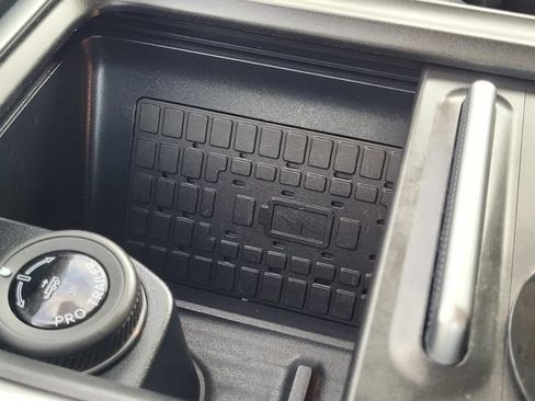 Used 2025 Ford Expedition Active RWD image 27