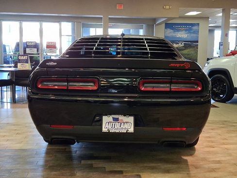 Used 2023 Dodge Challenger SRT Hellcat w/ Driver Convenience Group image 5