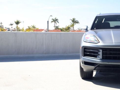 New 2026 Porsche Cayenne image 12