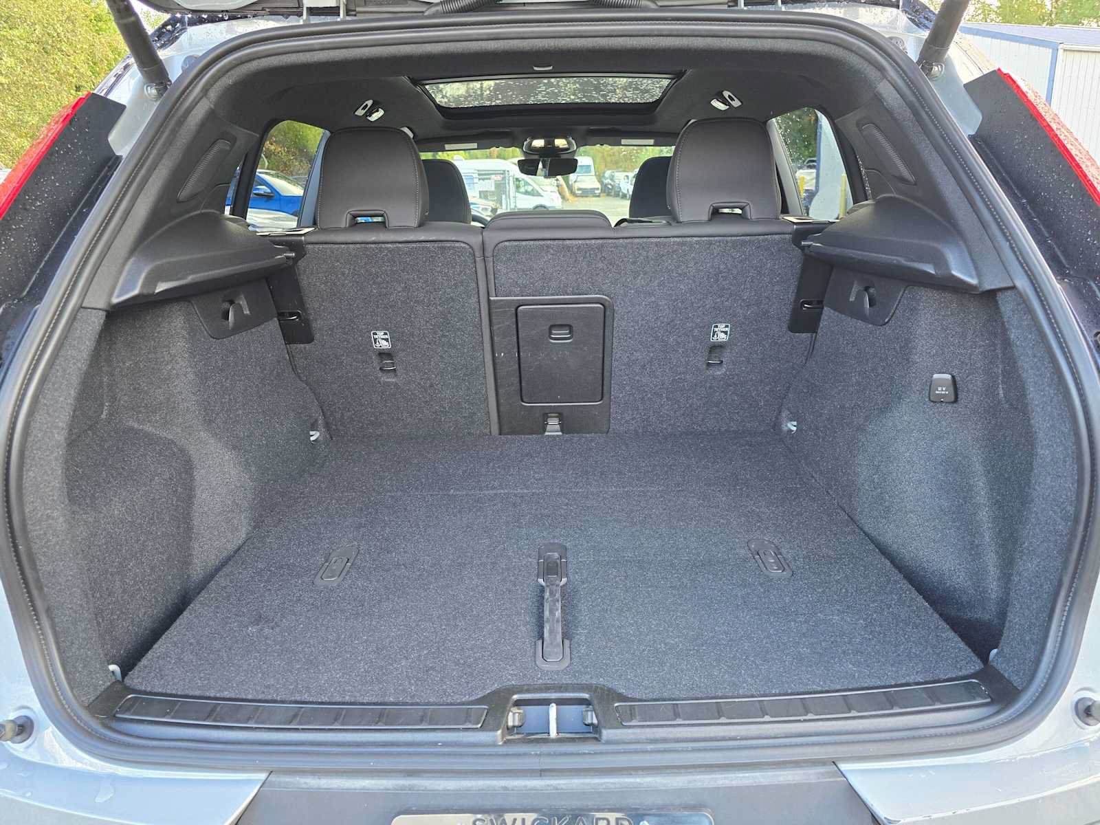 Certified 2024 Volvo XC40 Recharge Ultimate w/ Protection Package Premier AWD/4WD image 15