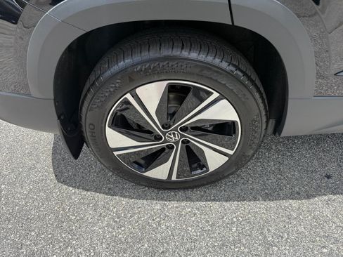 New 2026 Volkswagen Taos SE AWD/4WD image 23