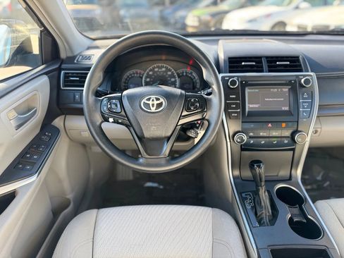 Used 2015 Toyota Camry LE image 14