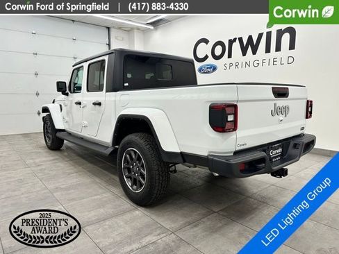 Used 2023 Jeep Gladiator Overland w/ LED Lighting Group AWD/4WD image 3