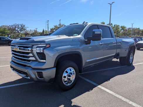 Used 2024 Chevrolet Silverado 3500 High Country w/ High Country Premium Package image 8