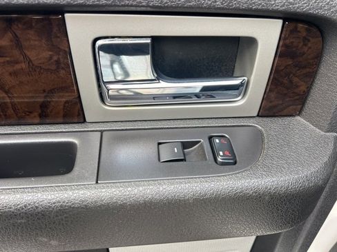 Used 2013 Ford F150 Platinum image 16