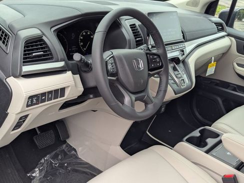 New 2026 Honda Odyssey EX-L image 3