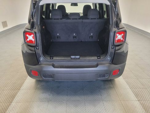 Used 2023 Jeep Renegade Latitude image 29