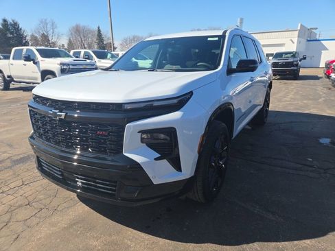 New 2026 Chevrolet Traverse RS w/ LPO, Floor Liner Package FWD image 3