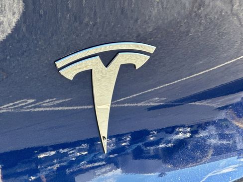 Used 2023 Tesla Model Y Long Range image 26