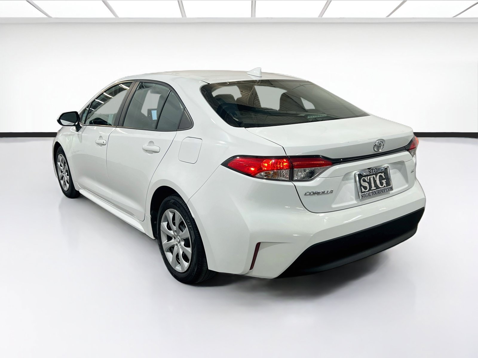 Used 2023 Toyota Corolla LE FWD image 6