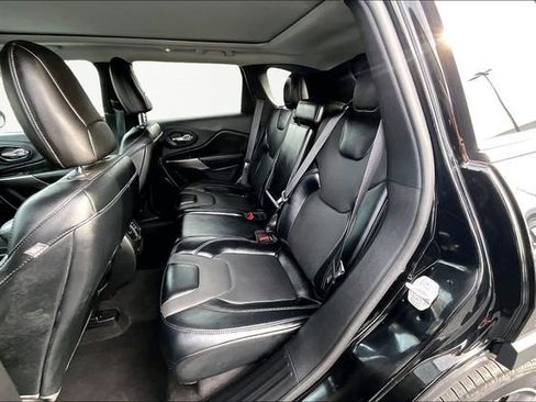 Used 2022 Jeep Cherokee Limited image 16