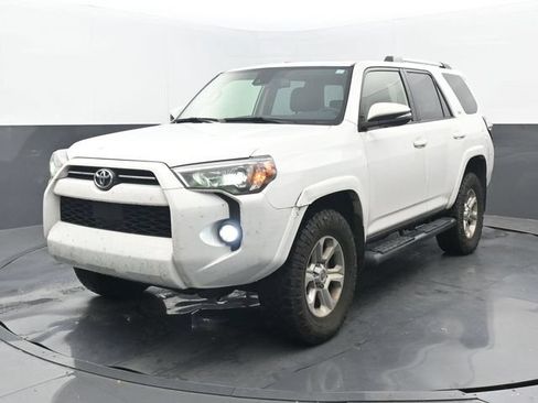 Used 2024 Toyota 4Runner SR5 Premium w/ Moonroof Package AWD/4WD image 8