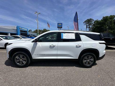 Used 2025 Chevrolet Traverse LT AWD/4WD image 13