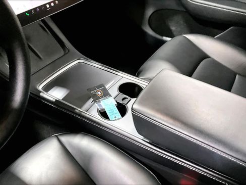 Used 2024 Tesla Model Y Long Range image 16