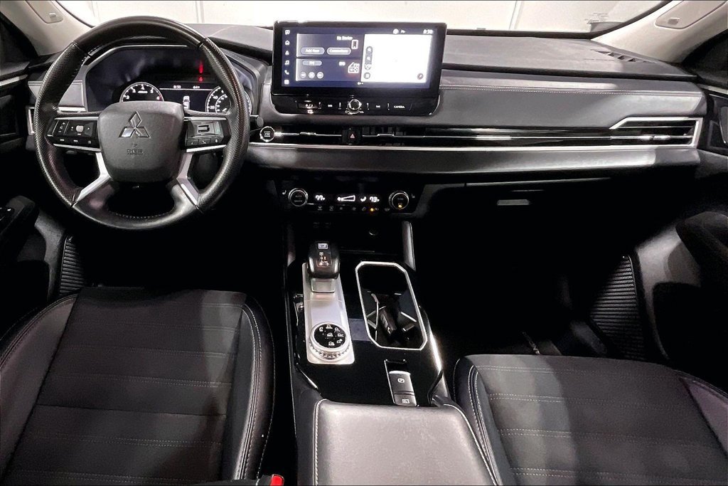 Used 2025 Mitsubishi Outlander SE AWD/4WD image 18