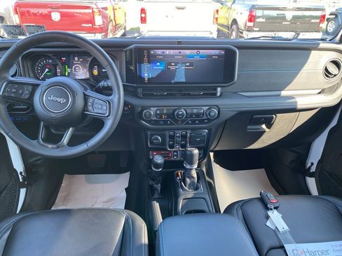 Used 2024 Jeep Wrangler Unlimited Rubicon 4xe AWD/4WD image 25