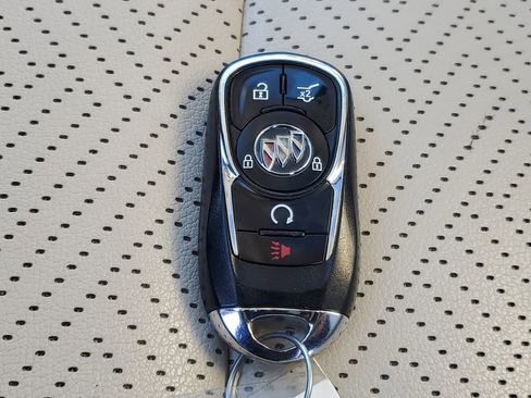 Used 2020 Buick Encore GX Essence w/ Experience Buick Package image 38