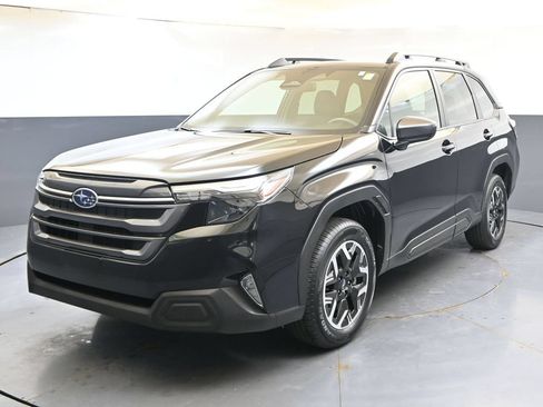 Certified 2025 Subaru Forester Premium AWD/4WD image 1