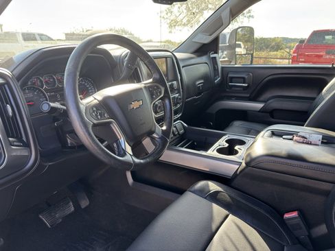 Used 2015 Chevrolet Silverado 2500 LTZ w/ LTZ Plus Package image 11