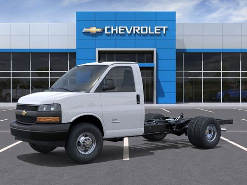 New 2025 Chevrolet Express 3500 image 34