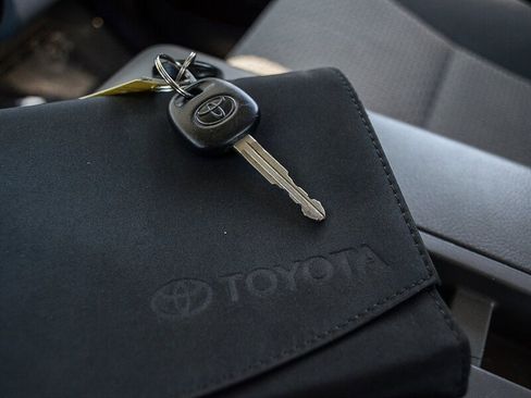 Used 2010 Toyota Tundra 2WD Double Cab image 31