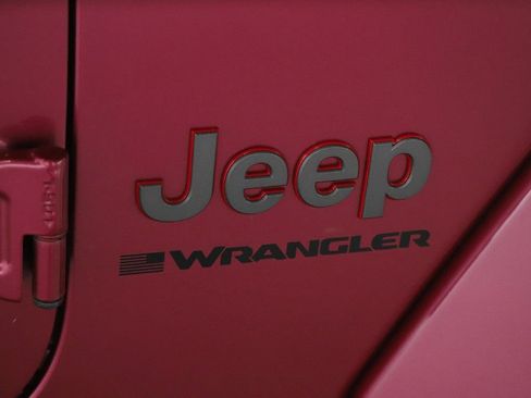 Used 2024 Jeep Wrangler Unlimited Rubicon AWD/4WD image 11