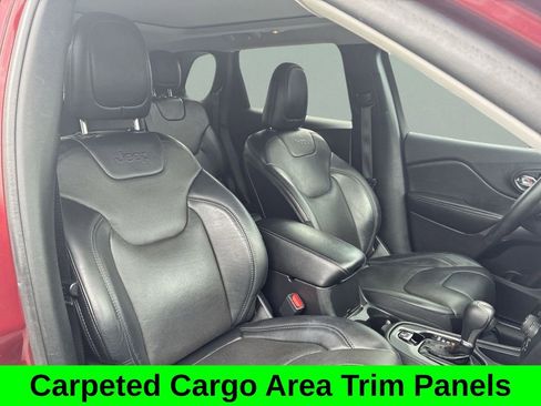 Used 2019 Jeep Cherokee Limited w/ Luxury Group FWD image 15