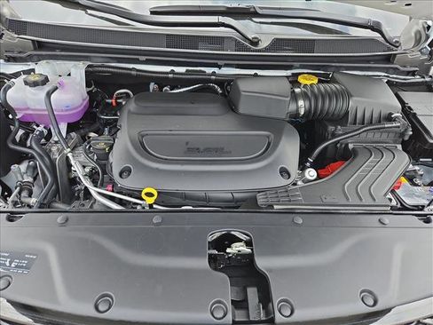 New 2026 Chrysler Pacifica Pinnacle image 17