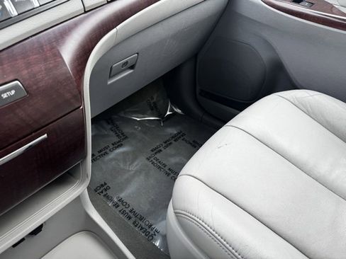 Used 2013 Toyota Sienna XLE image 24