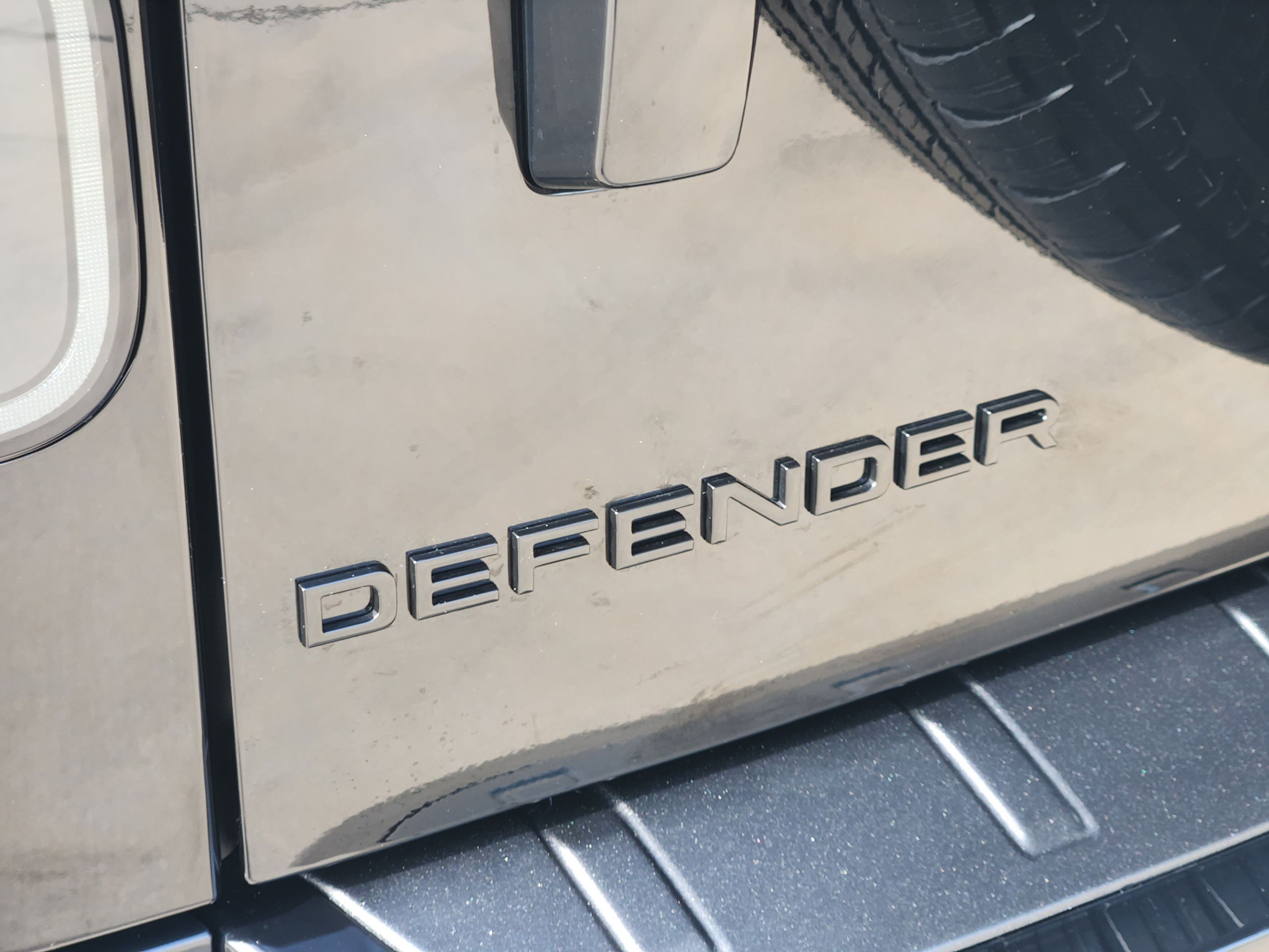 New 2026 Land Rover Defender 110 OCTA AWD/4WD image 32