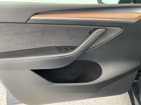 Used 2023 Tesla Model Y Long Range image 20