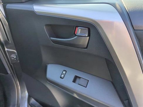 Used 2017 Toyota RAV4 LE FWD image 24