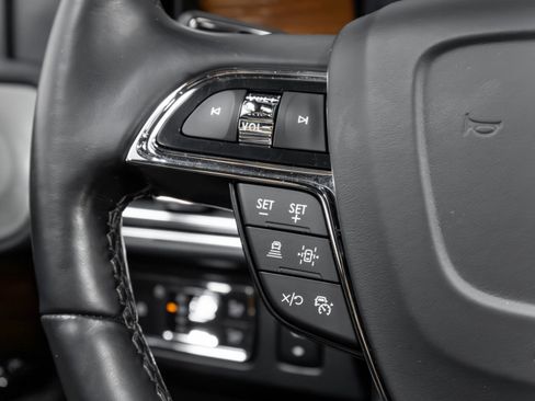 Used 2022 Lincoln Navigator Black Label image 8