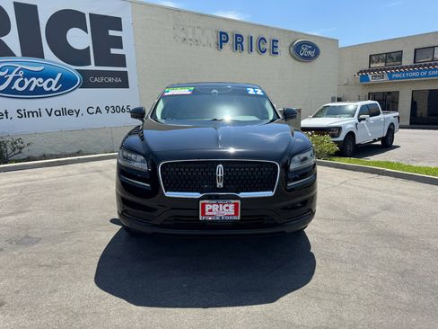 Used 2022 Lincoln Nautilus Reserve AWD/4WD image 2