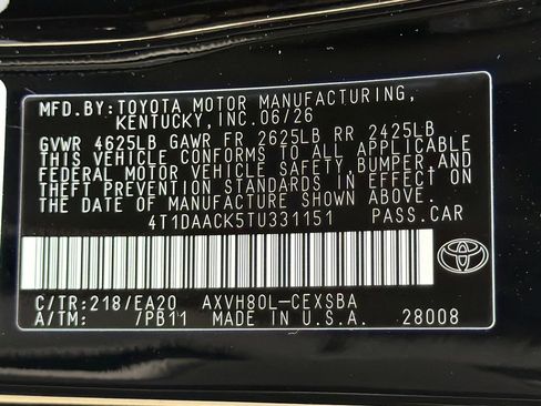 New 2026 Toyota Camry Hybrid FWD image 32