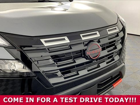 Used 2026 Nissan Rogue SV AWD/4WD image 32