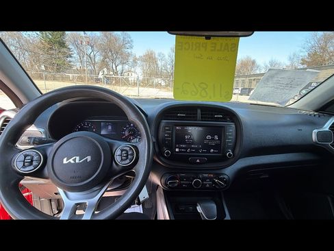 Used 2022 Kia Soul LX FWD image 10
