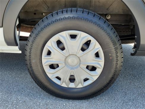 Used 2017 Ford Transit 350 XLT RWD image 4
