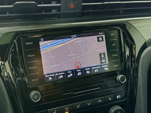 Used 2022 Volkswagen Passat 2.0T R-Line image 18