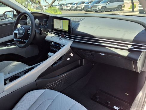 New 2026 Hyundai Elantra Limited FWD image 6