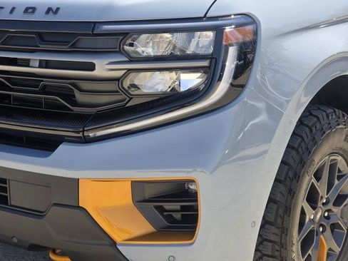 Used 2025 Ford Expedition Tremor image 6
