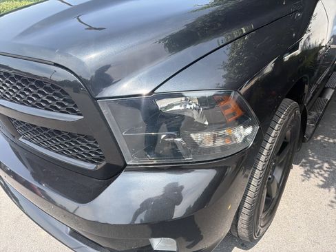 Used 2018 RAM 1500 Express w/ Black Ram 1500 Express Group AWD/4WD image 29