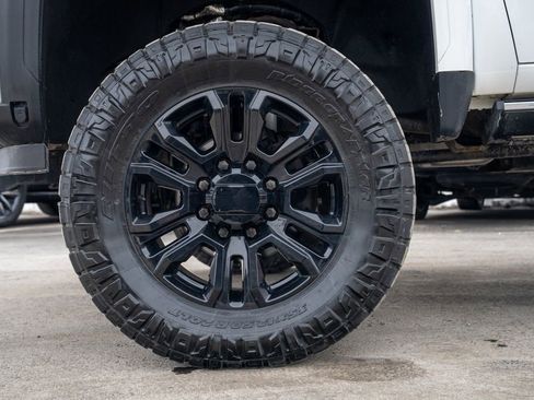 Used 2024 GMC Sierra 2500 Denali Ultimate w/ Snow Plow Prep/Camper Package image 2