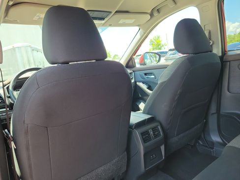 Certified 2023 Nissan Rogue SV FWD image 18