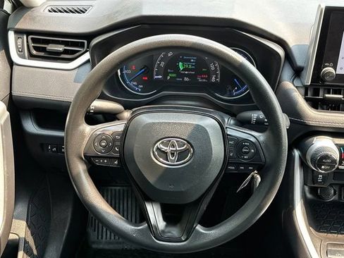 Used 2023 Toyota RAV4 LE AWD/4WD image 12